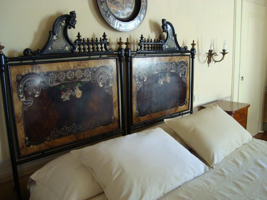 Hotel Castello Degli Angeli Carobbio degli Angeli Zimmer foto